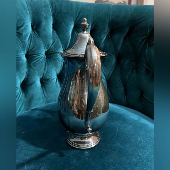 1980s F. B. rogers silver tea pot with art deco flair - Picture 2 of 13